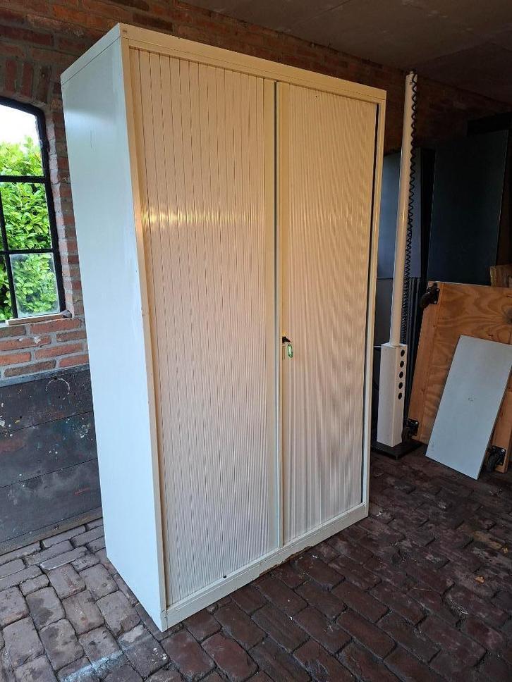 Degelijke Drentea archiefkast/ magazijnkast met sleutel!, Huis en Inrichting, Kasten | Roldeurkasten en Archiefkasten, Gebruikt