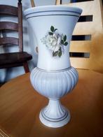 Flora Gouda Holland vaasje brocante, Wit, Aardewerk of Porselein, Ophalen of Verzenden, Zo goed als nieuw