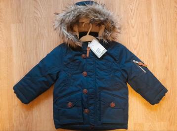 Winterjas jongen NIEUW donkerblauw maat 98 / 104 beschikbaar voor biedingen