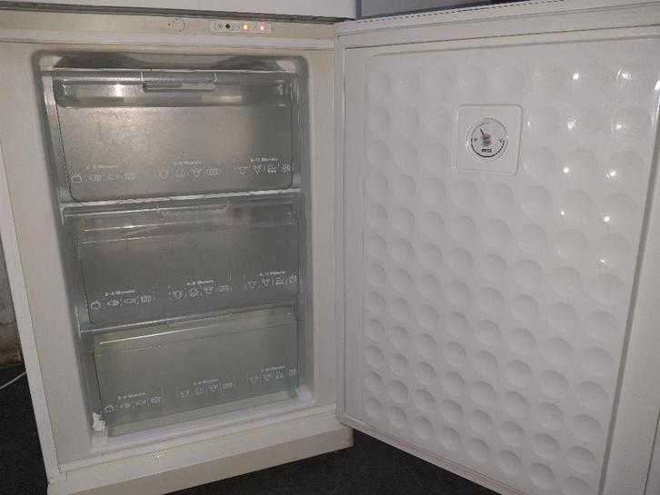 Siemens vriezer tafelmodel met 3 lades werkt Perfect, Witgoed en Apparatuur, Vriezers en Diepvrieskisten, Zo goed als nieuw, Vrijstaand