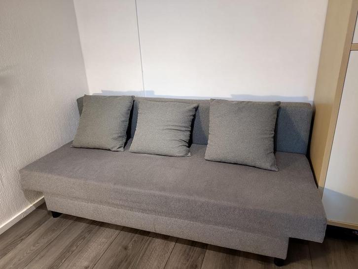 IKEA Asarum 3-zits slaapbank grijs, Huis en Inrichting, Banken | Bankstellen, Gebruikt, Rechte bank, Driepersoons, 150 tot 200 cm