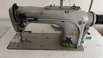 Durkopp Adler naaimachine 211 met quickstop en draadsnijder beschikbaar voor biedingen