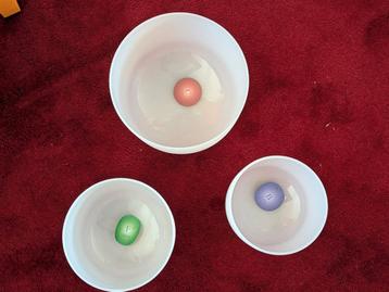 3 kristallen klankschalen C, B, F beschikbaar voor biedingen