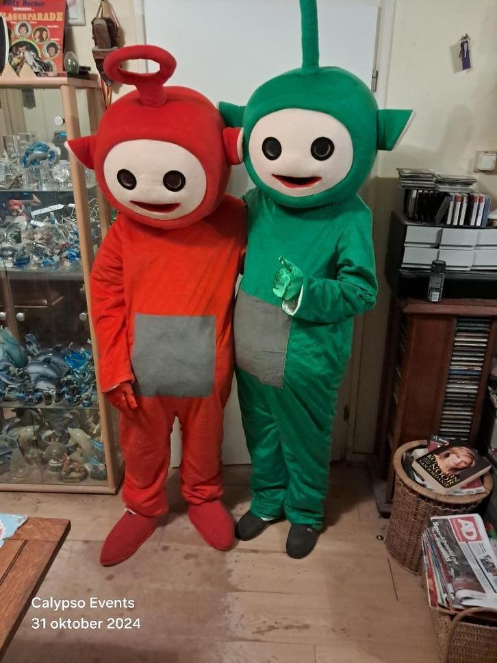 Mascottes Dipsy & Po van de Teletubbies, Hobby en Vrije tijd, Feestartikelen | Verhuur, Zo goed als nieuw, Verjaardag, Ophalen of Verzenden