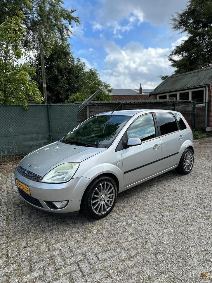 Ford Fiësta 1.4 16V 5DR 2005 Grijs, Auto's, Ford, Particulier, Fiësta, Airbags, Airconditioning, Centrale vergrendeling, Elektrische buitenspiegels