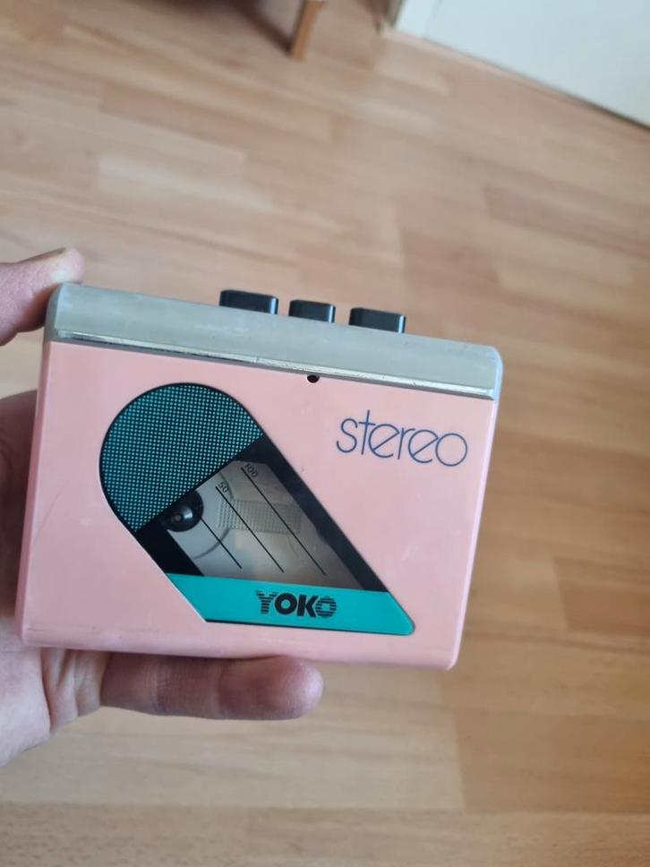Vintage Yoko Walkman - Roze - Jaren 80 - Defect, Audio, Tv en Foto, Walkmans, Discmans en Minidiscspelers, Walkman, Ophalen of Verzenden