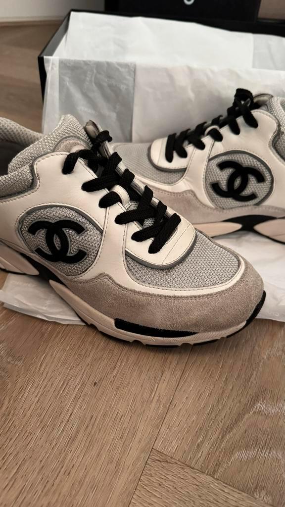 Chanel Sneakers Maat 37,5, Kleding | Dames, Schoenen, Zo goed als nieuw, Sneakers of Gympen, Grijs, Ophalen of Verzenden