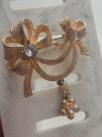 Dubbelstrik Broche met Bloemhanger & Strass, Sieraden, Tassen en Uiterlijk, Broches, Overige materialen, 4 tot 7 cm, Gebruikt