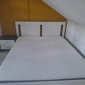 Bed 160x200 incl. Lattenbodem en matras  beschikbaar voor biedingen