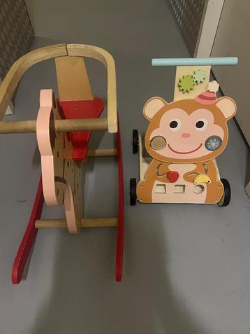 Houten loopwagen en hobbelpaard   beschikbaar voor biedingen