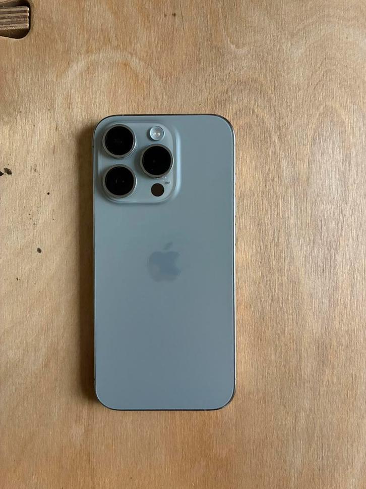 Iphone 15 pro - titanium grey - 88% batterij - 128gb, Telecommunicatie, Mobiele telefoons | Apple iPhone, Gebruikt, 128 GB, Zonder abonnement