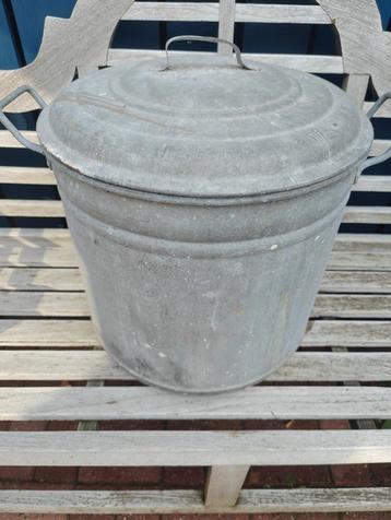 Vintage Zinken  ton  met Deksel beschikbaar voor biedingen