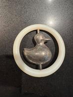 1950 BABY 925 STERLING SILVER Bakelite REVOLVING DUCK, Antiek en Kunst, Ophalen of Verzenden