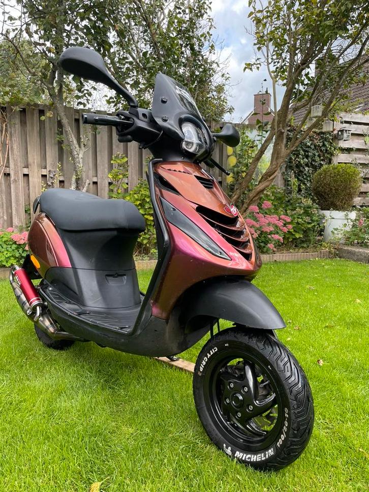 Zip 70cc 2t, Fietsen en Brommers, Scooters | Piaggio, Gebruikt, Zip, Maximaal 45 km/u, Tweetakt, Ophalen