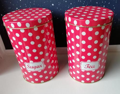Twee rood met witte stippen blikken Tea & Sugar Thee Suiker, Verzamelen, Blikken, Gebruikt, Suiker, Overige merken, Ophalen of Verzenden