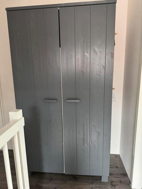 Woood kast Dennis betongrijs, Huis en Inrichting, Kasten | Kledingkasten, Gebruikt, 200 cm of meer, 50 tot 75 cm, Ophalen