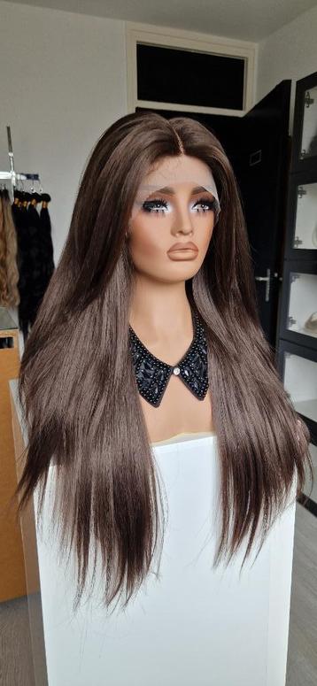 Basic Lace Pruik: Donker bruin Gemêleerd, stijl, VOL! beschikbaar voor biedingen