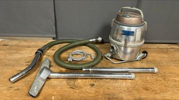 Nilfisk GM80 stofzuiger. NIEUWSTAAT. beschikbaar voor biedingen