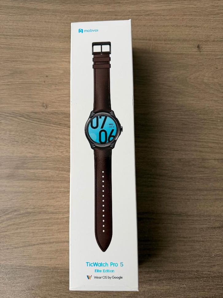 TicWatch Pro 5 Bruin/Zwart, Sieraden, Tassen en Uiterlijk, Smartwatches, Nieuw, Android, Zwart, Afstand, Calorieverbanding, Conditie