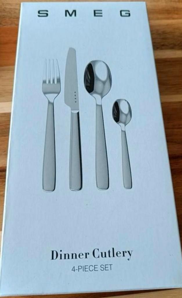 SMEG diner cutlery, Huis en Inrichting, Keuken | Bestek, Nieuw, Bestekset, Rvs of Chroom, Vaatwasserbestendig, Ophalen of Verzenden