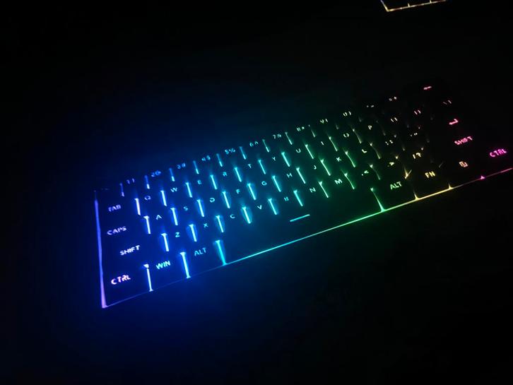 Mechanical keyboard buttery switches, Computers en Software, Toetsenborden, Zo goed als nieuw, Ophalen