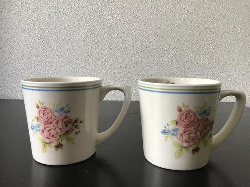 Set van 2 Jet ter steege. Grote mokken Zarah., Huis en Inrichting, Keuken | Servies, Zo goed als nieuw, Kop(pen) en/of Schotel(s)
