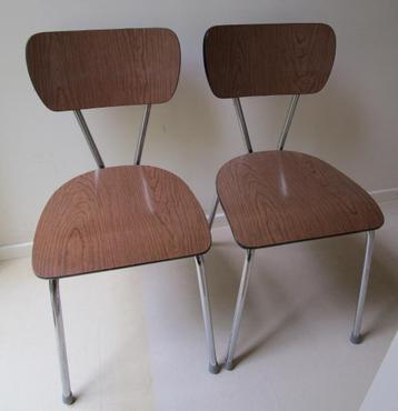 2x vintage keukenstoel in chroom en bruine formica houtprint beschikbaar voor biedingen
