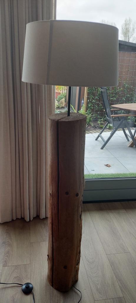 Boomstam lamp, Huis en Inrichting, Lampen | Vloerlampen, Gebruikt, 100 tot 150 cm, Hout, Ophalen