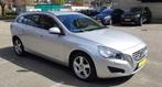 Volvo V60 T3 150pk Start/stop 2012 Grijs Metallic, Auto's, Te koop, Zilver of Grijs, Geïmporteerd, 5 stoelen