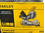 Stanley 1800W Afkortzaag - Nieuw! Plus bok, Ophalen, 70 mm of meer, Nieuw, Afkortzaag