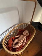 Rotan poppenwieg met pop, Kinderen en Baby's, Ophalen, Gebruikt, Overige typen