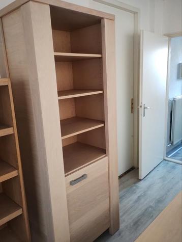 Nieuwe Massief Houten Kast beschikbaar voor biedingen
