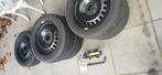 Complete set winterbanden voor oa Ford Mondeo. Met krik!, Auto-onderdelen, Ophalen, Gebruikt, 16 inch, Banden en Velgen