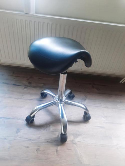 Ergonomische verstelbare zadelkruk, Huis en Inrichting, Krukjes, Gebruikt, Overige materialen, In hoogte verstelbaar, Ophalen of Verzenden