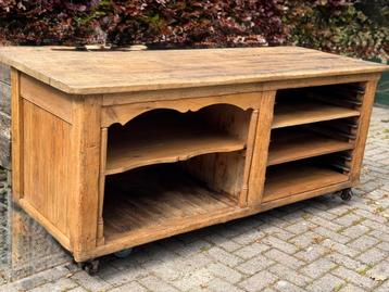 Bakkerij-meubel, kar, werktafel, vakken, authentiek, stoer beschikbaar voor biedingen