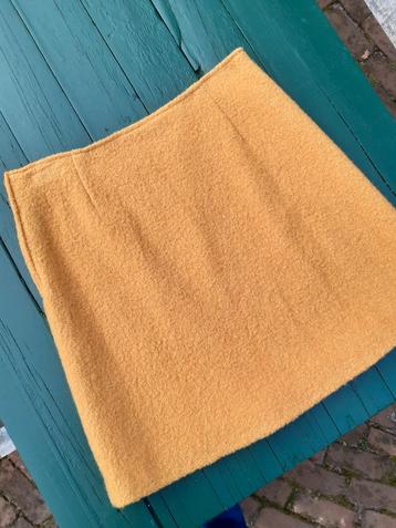 Winter rokje wol maat 38 beschikbaar voor biedingen