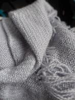 Fijne omslagdoek ijsblauw, Kleding | Dames, Ophalen of Verzenden, Zo goed als nieuw, Sjaal