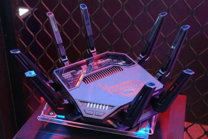 ASUS ROG WiFi 7 Router + ASUS ROG WiFi 7 USB Adapter, Computers en Software, Routers en Modems, Nieuw, Router, Ophalen