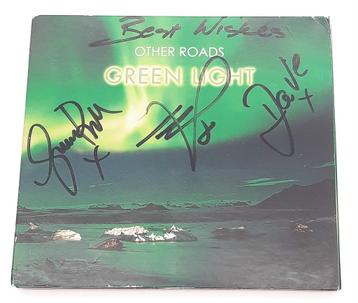 Other Roads Green Light cd GESIGNEERD door 3 bandleden beschikbaar voor biedingen