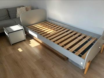 Vipack bed Kiddy grijs 90x200 incl lattenbodem en nachtkast beschikbaar voor biedingen