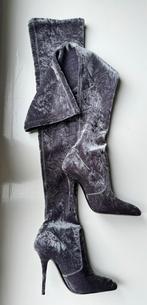 Overknee Saint Laurent 37 velours velvet grijs boots knie, Kleding | Dames, Schoenen, Ophalen of Verzenden, Zo goed als nieuw