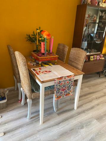 4 nieuwe rotan eetkamerstoelen (moeten weg)