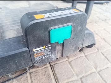 Doppen voor laadstations van Worx Landroid-robotmaaiers. beschikbaar voor biedingen