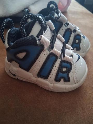 Nike Air Baby Schoentjes Maat 17 beschikbaar voor biedingen