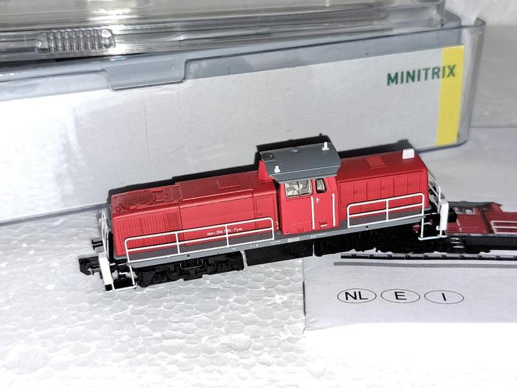 Puntgave Minitrix Br 294 rangeerloc digitaal met sound, Hobby en Vrije tijd, Modeltreinen | N-Spoor, Zo goed als nieuw, Locomotief