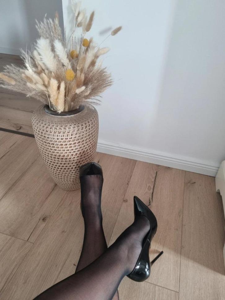 GRATIS VERZENDEN NIEUWE ZWARTE LAK PARTY FEEST HAKKEN 39, Kleding | Dames, Schoenen, Nieuw, Schoenen met hoge hakken, Zwart, Verzenden