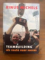 Rinus Michels - Teambuilding als route naar succes, Boeken, Ophalen of Verzenden, Zo goed als nieuw, Balsport