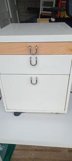 Mooi Kastje op wielen voor onder het bureau., Ophalen, Gebruikt