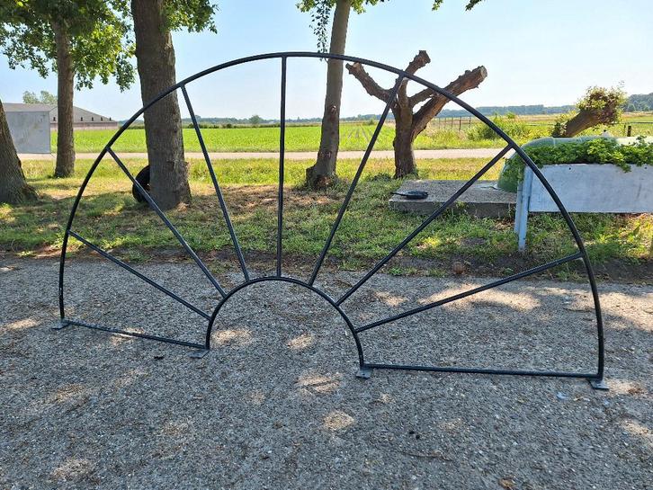 halfrond sierhek, Tuin en Terras, Tuinhekken en Hekwerk, Zo goed als nieuw, Sierhekwerk, IJzer, Ophalen