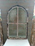 een gietijzeren stalraam wit.en het glas is nog heel, Antiek en Kunst, Curiosa en Brocante, Ophalen